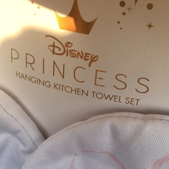 New Disney Princess Hanging Kitchen Towels - Picture 3 of 9